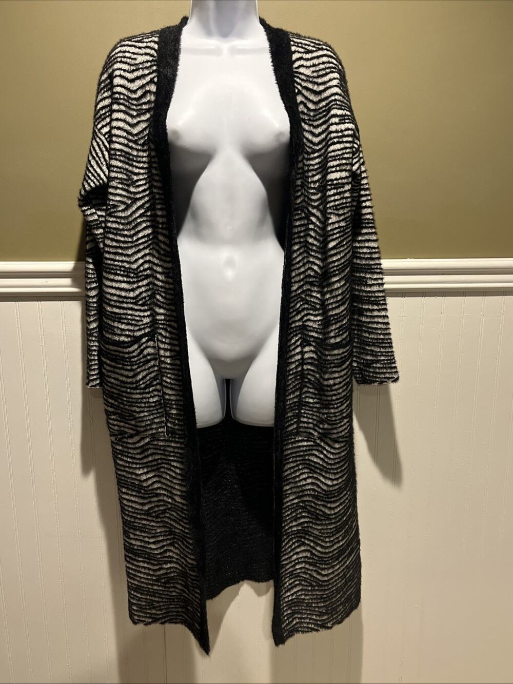 Catherine Malandrino Women's Duster Cardigan Size Small Zebra Print